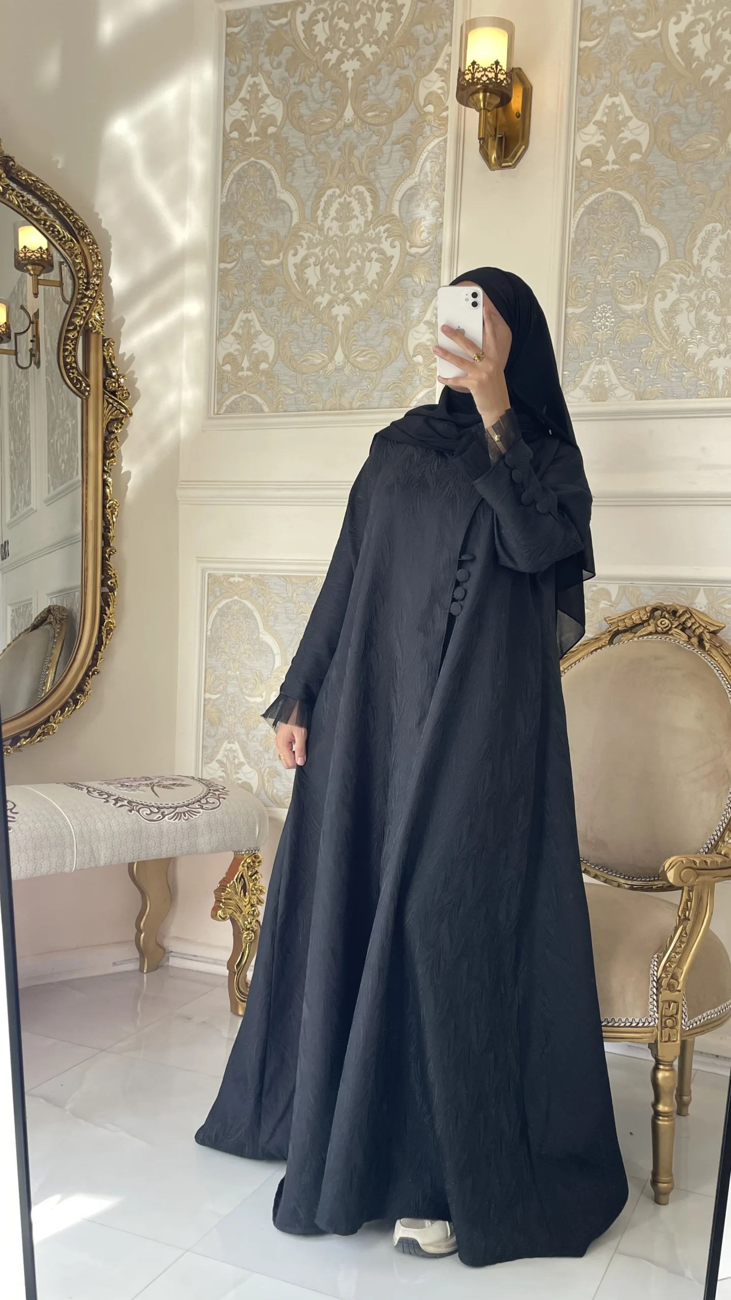 عباية همس… العباية التي تنطق بالأناقة دون كلام 👑